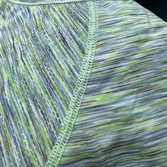 Athleta Fastest Track Seamless Shirt Women's Large Green Ruched Athletic Gym EUC - Picture 7 of 7